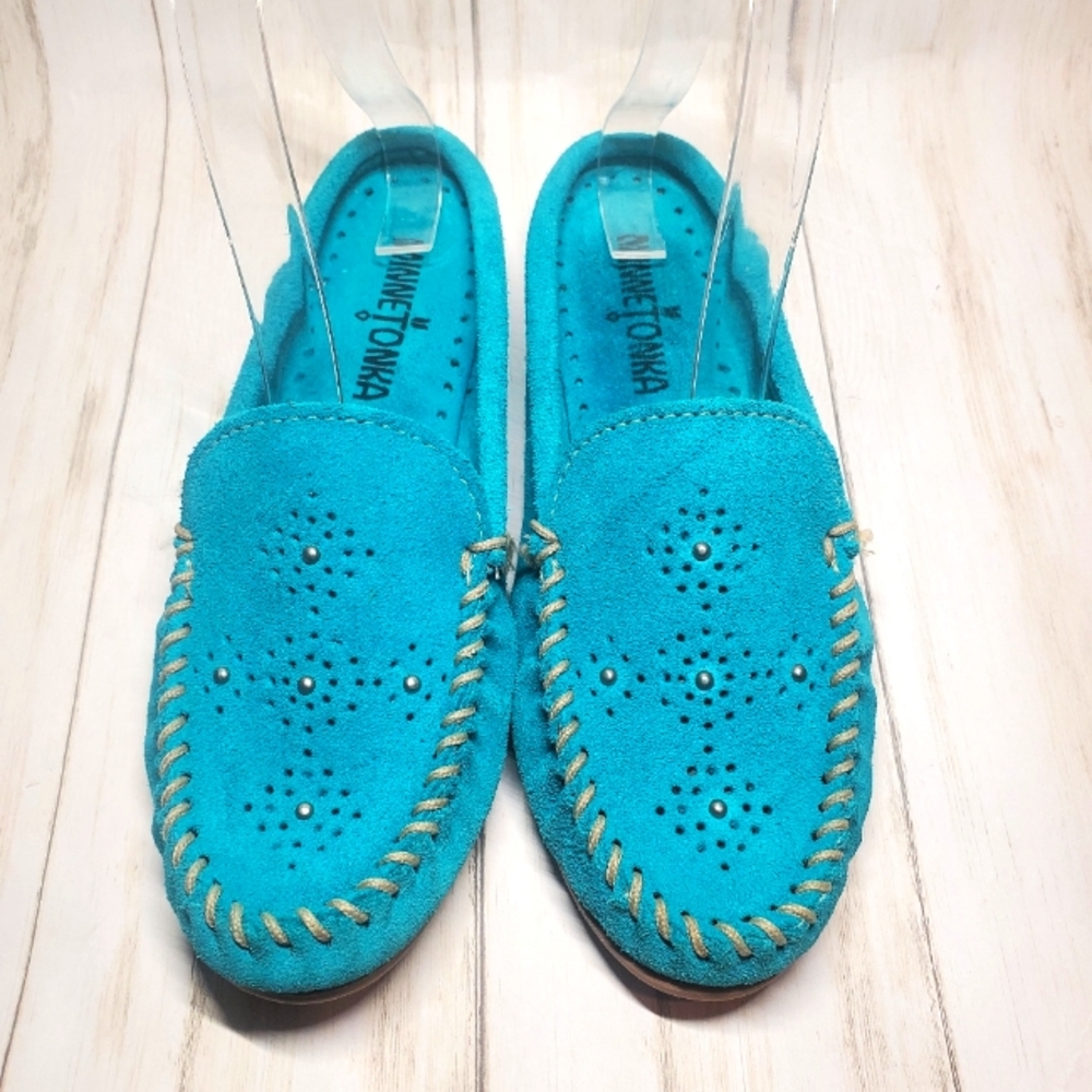Minnetonka Leila Studded Suede Slip On Mule Moccasin size 6